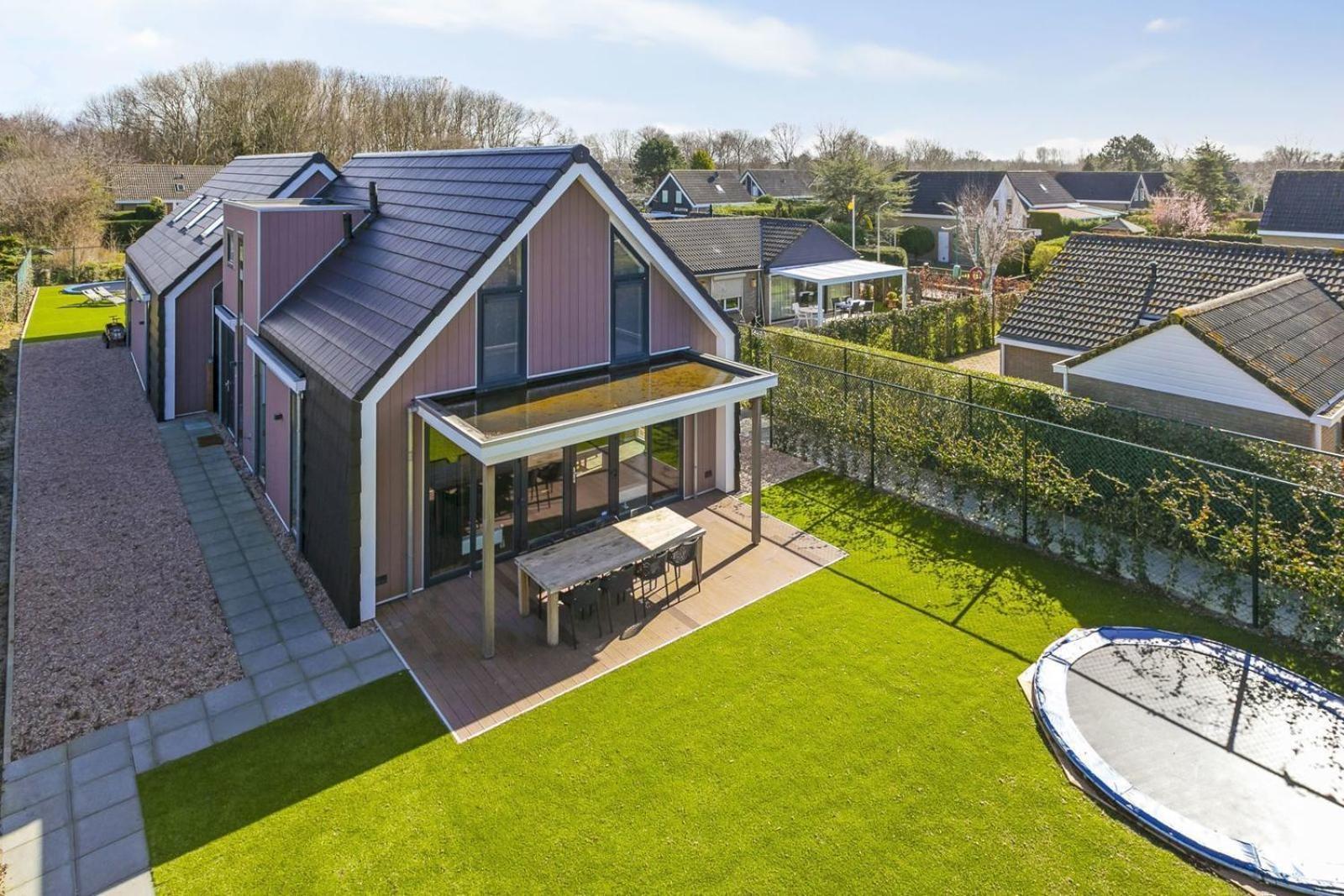 Villa Mastlo: Spacious 10-Person Garden Retreat Near Beach Ouddorp Exterior photo